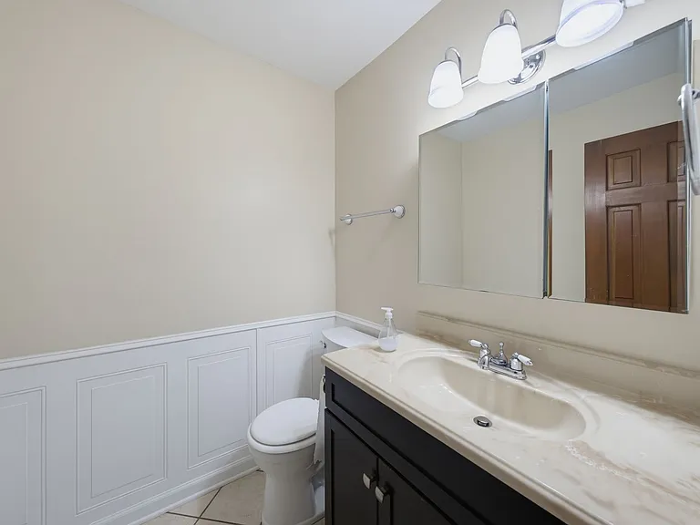 1003 Manchester Dr — Photo 24
