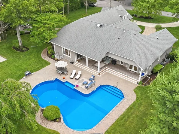 58 South Path, Calverton, NY 11933