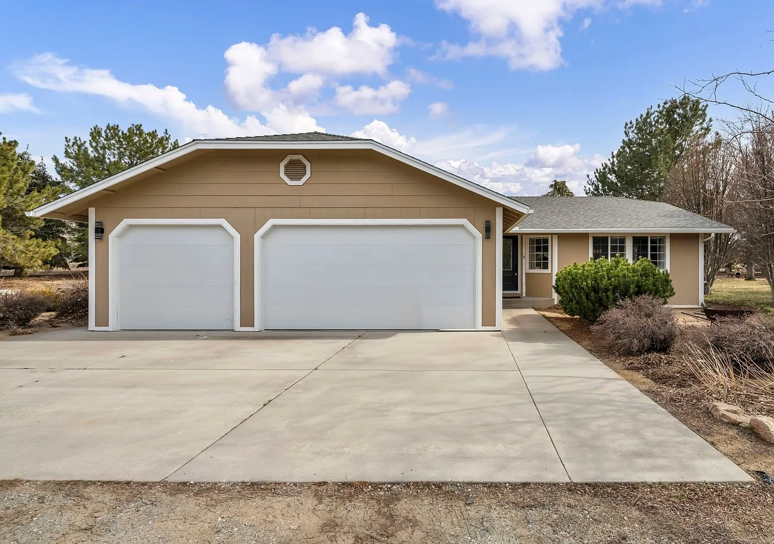 Tahoe-Style Country Retreat | Fully Furnished Single-Level Home On Acreage With 3-Car Garage — Photo 2