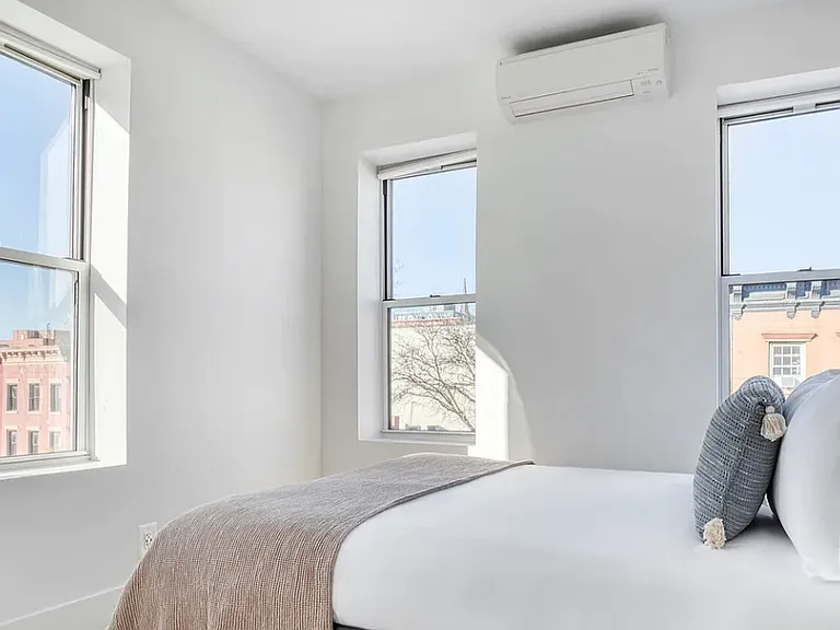 131 Smith St #3 — Photo 5
