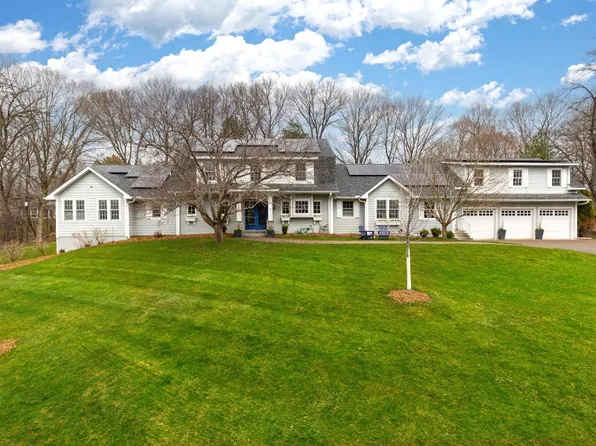 4236 Heathcote Rd, Deephaven, MN 55391