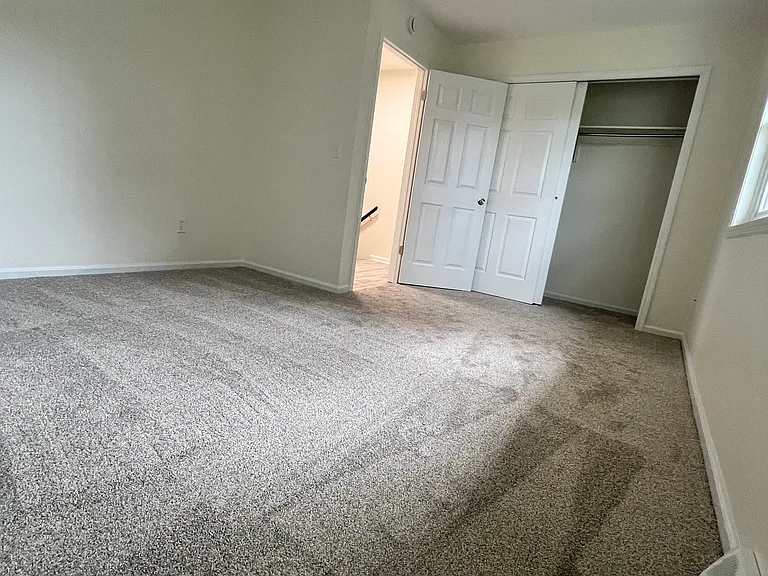 Shaker Heights Apartments — Photo 12