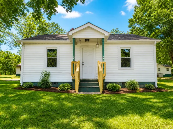 403 S Hampton St, Westminster, SC 29693