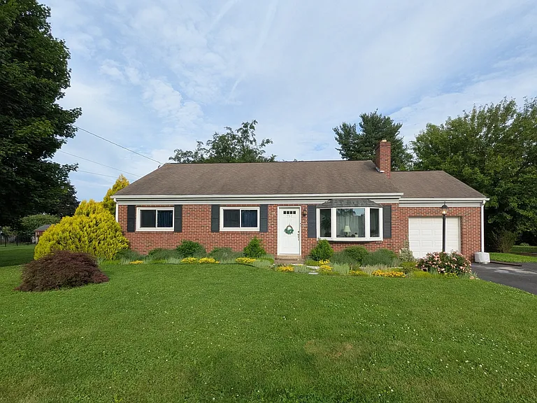 751 Lawrence Blvd — Photo 1