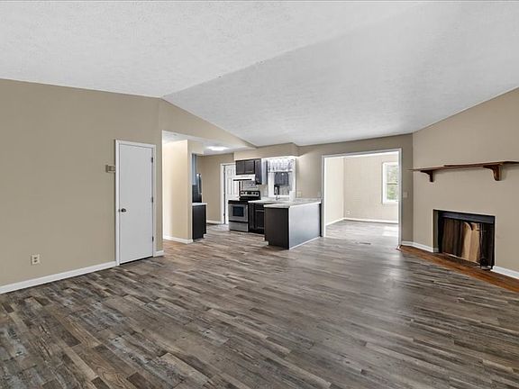 4th image of 560 McCoy Ave