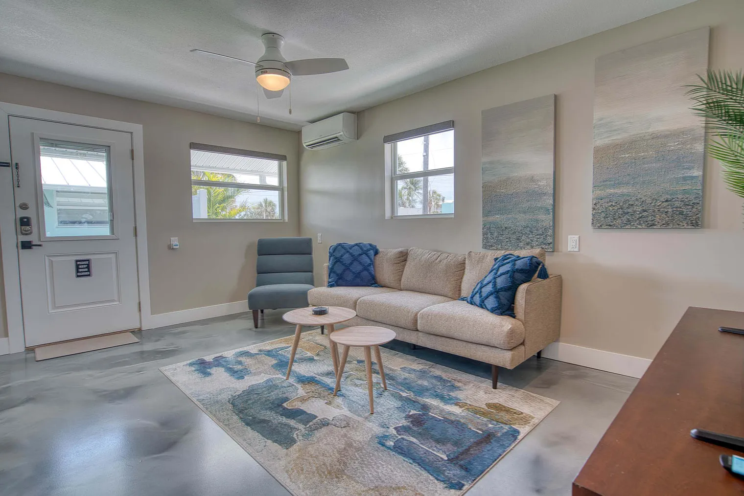 2 bed, 1.0 bath, $4,658 — Photo 2