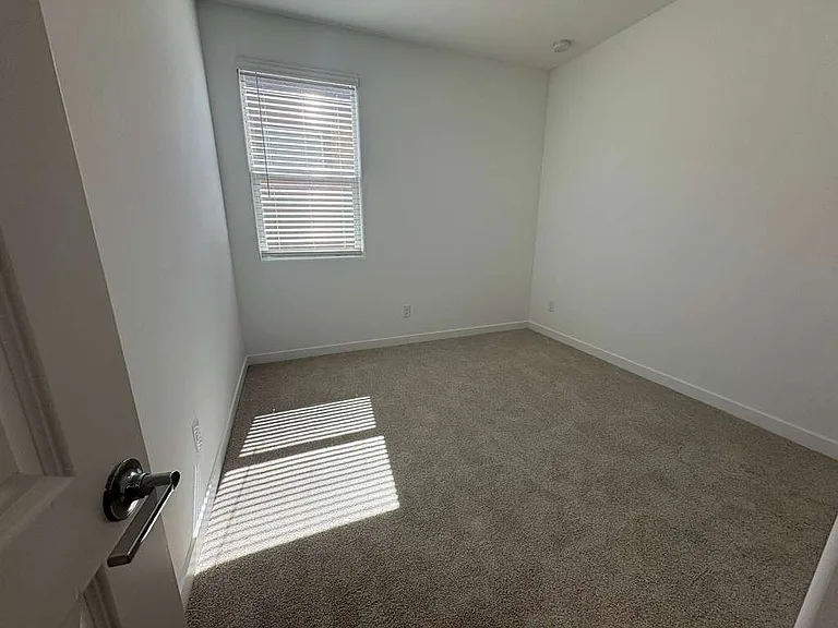 4738 E Kenneth Ln — Photo 33