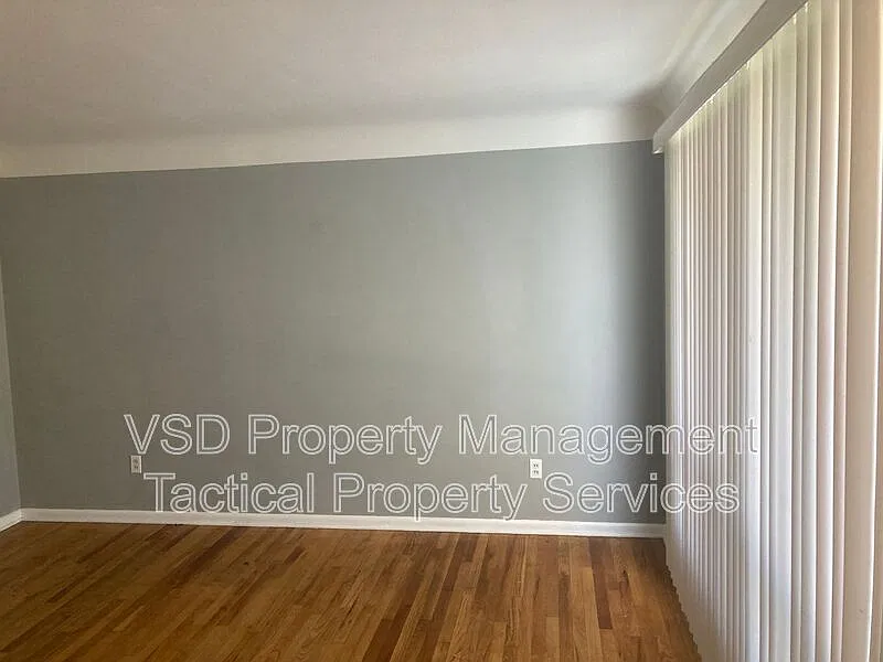 3 bed, 1.0 bath, 1084 sqft, $1,395 — Photo 2
