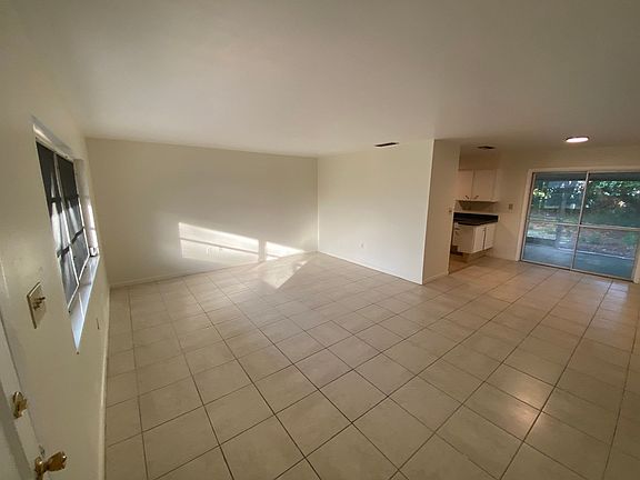 2nd image of 2240 Poinsettia Dr