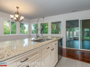 323 Andrews St, Los Gatos, CA 95030