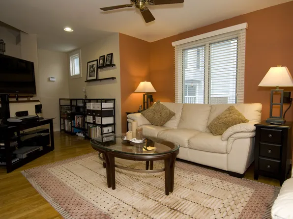 33 Perry St, Somerville, MA 02143