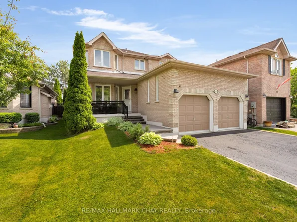 57 Violet St, Barrie, ON L4N 9N3