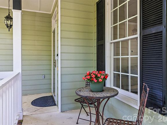 3rd image of 12537 Levins Hall Rd