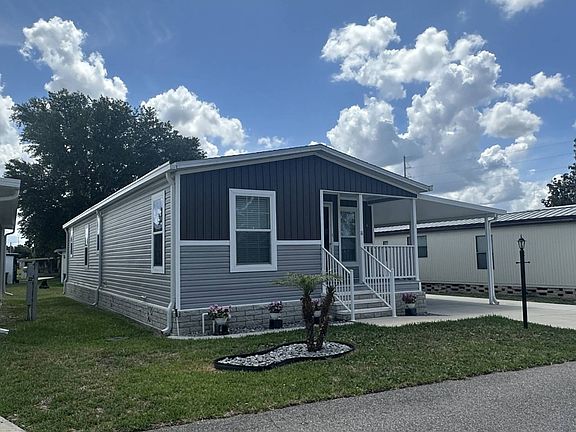 3rd image of 11 Violet Ct