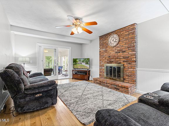 5th image of 5448 Wadsworth Dr