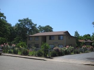 1041 Bond St, Redding, CA 96002