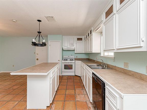 5th image of 3210 Catcay Dr