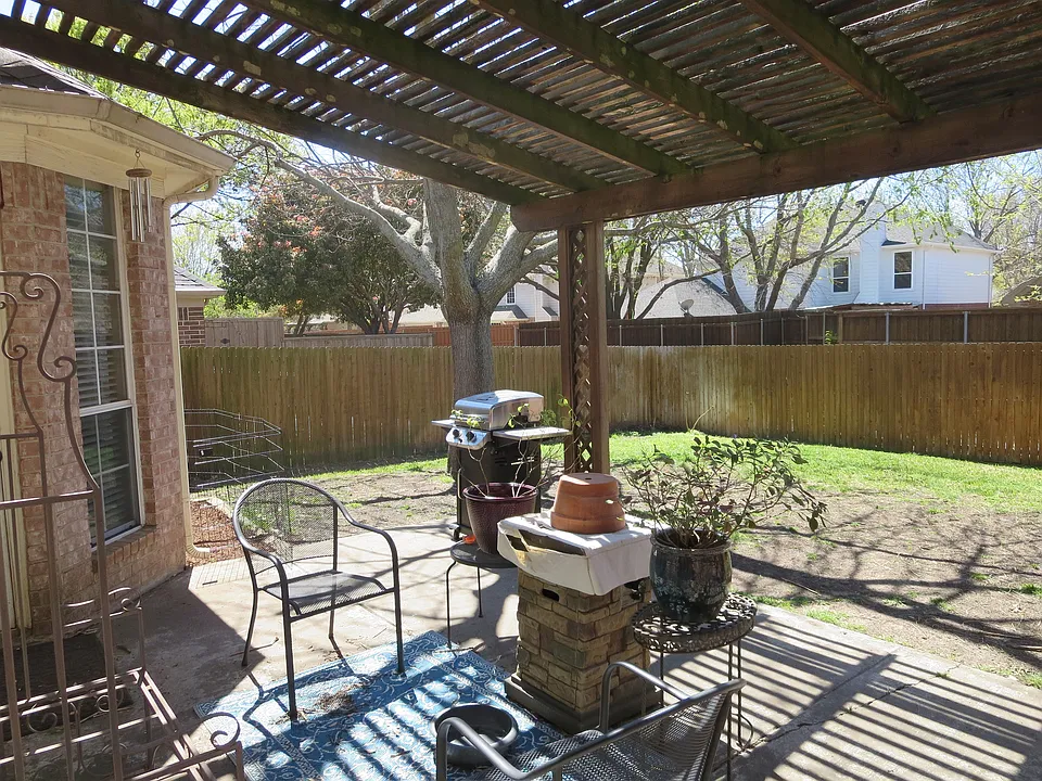 7113 Chardonnay Dr