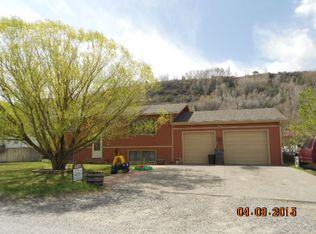 626 Village Dr, Rifle, CO 81650