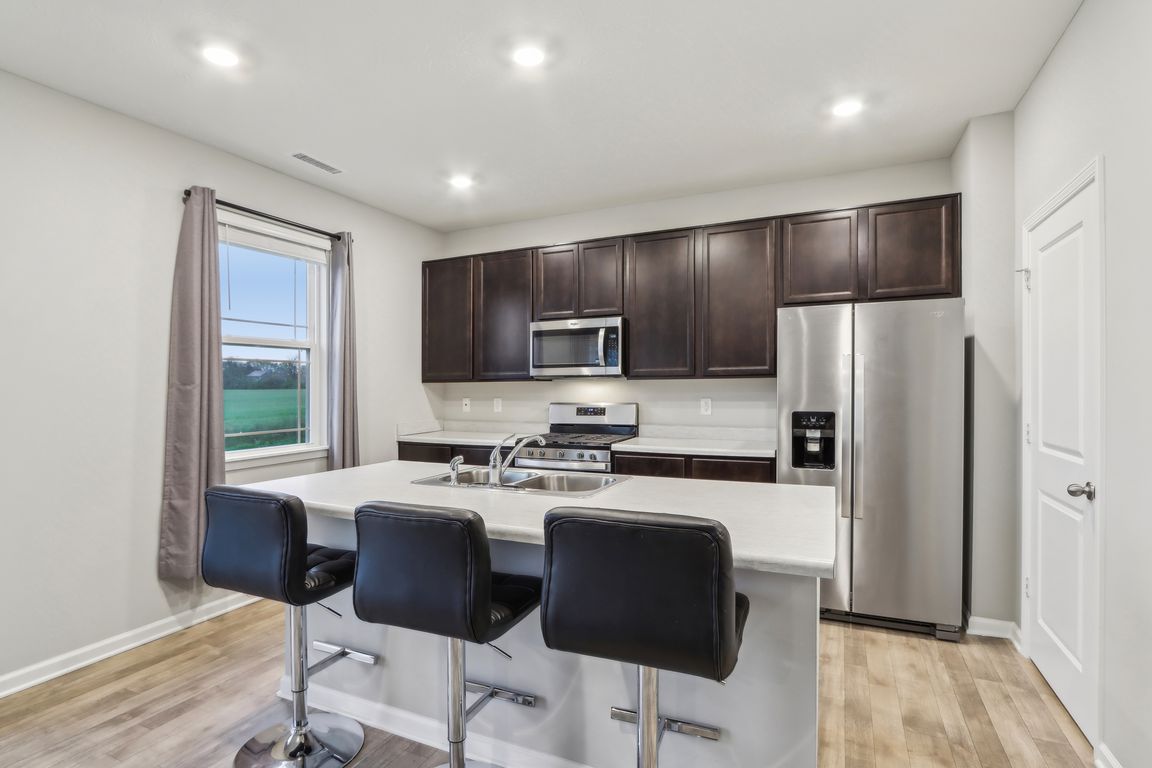 Downey Ln-3004-018.jpg