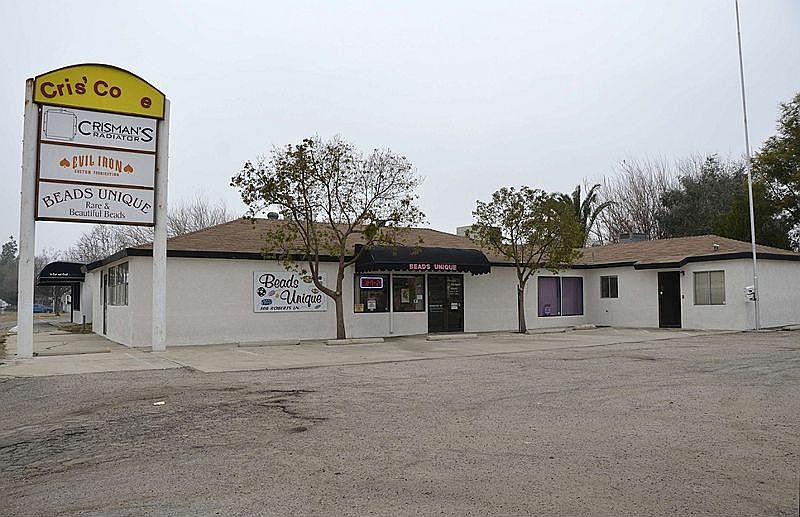 1st image of 308 Roberts Ln