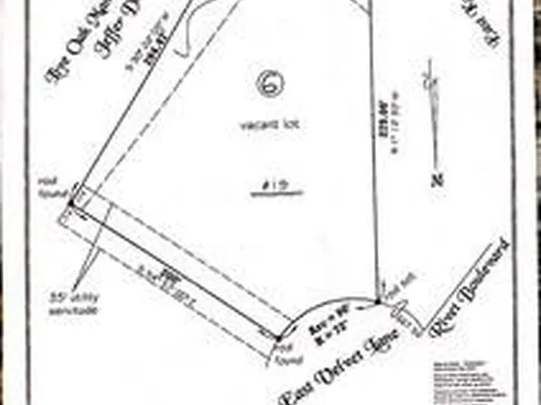 19 E Velvet Ln, Westwego, LA 70094