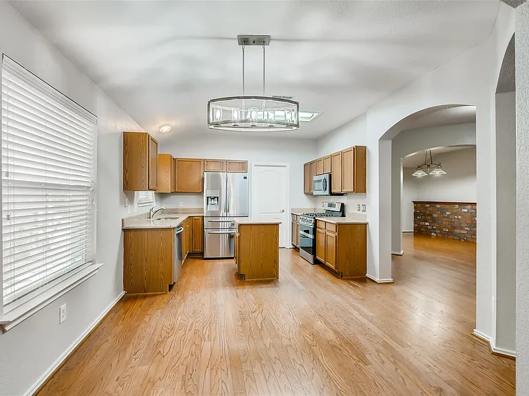 1504 Julianas Way — Photo 7