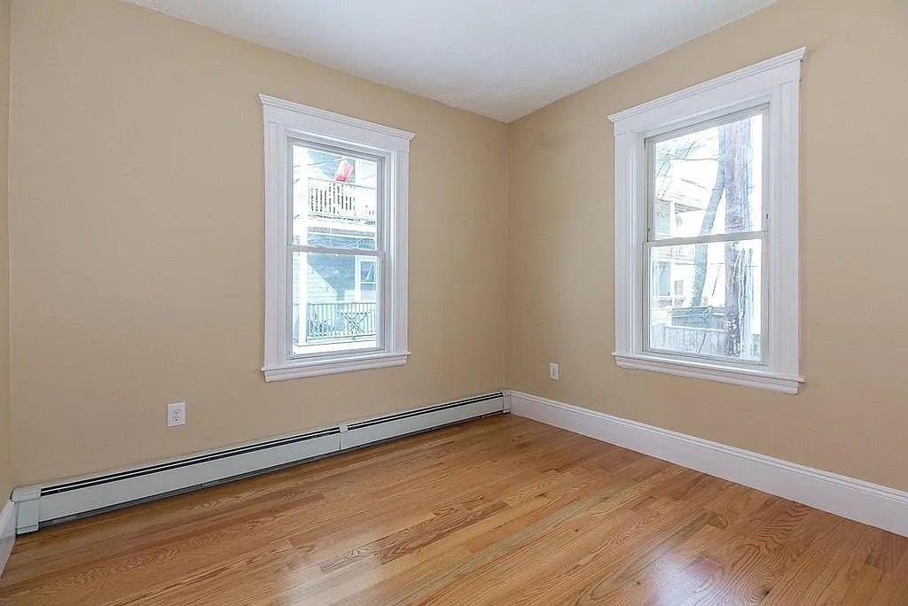 3 bed, 900 sqft, $2,850 — Photo 4