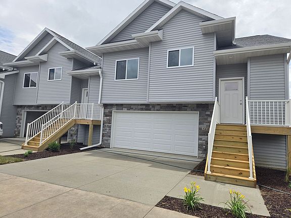 2nd image of 1609-1615 Aspen Ct NE #1613