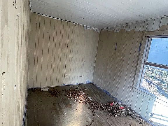 3rd image of 403 Benson St