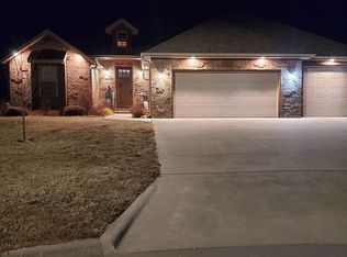 5637 E Gatehouse Dr, Strafford, MO 65757