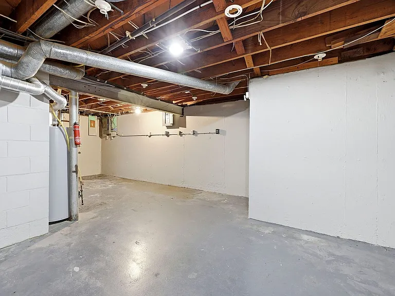2602 NW 86th St — Photo 31