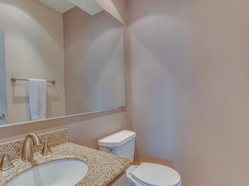 1st image of 43681 Summerwood Cir