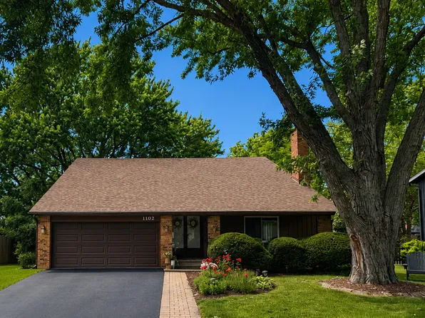 1102 N Pepper Tree Dr, Palatine, IL 60067
