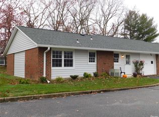 174 Ventry Ct UNIT B, Ridge, NY 11961