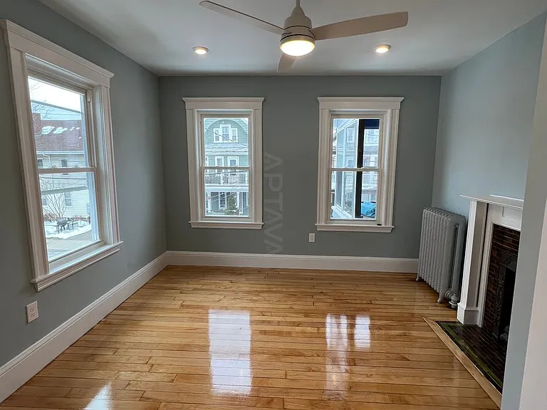 24 Burnham St #3 — Photo 5
