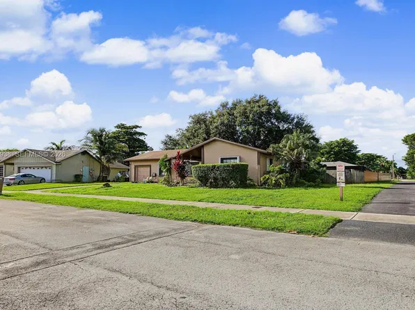 908 Cardinal Pl, Homestead, FL 33035