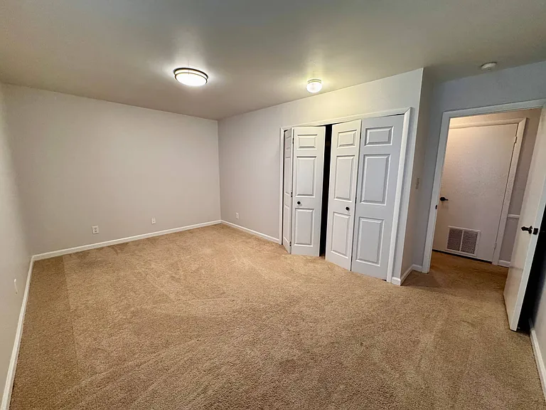 208 Lamplighter Cir — Photo 10