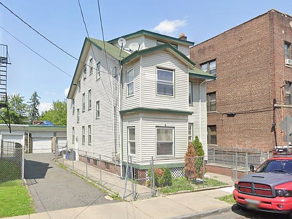 2nd image of 9 Tillinghast St Floor 1