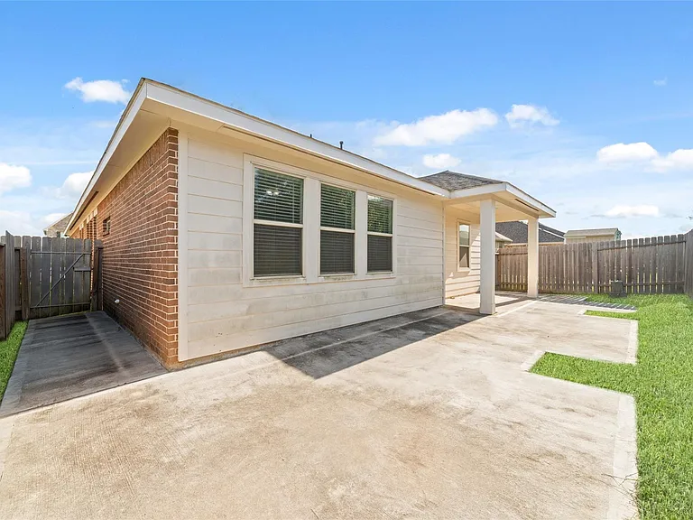 2826 Painted Sunrise Trl — Photo 22