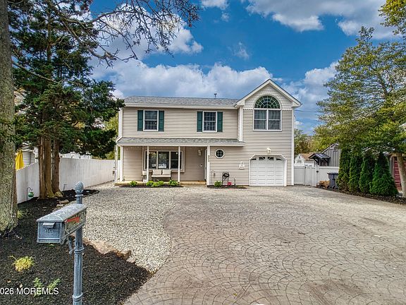 2nd image of 502 Yew Drive