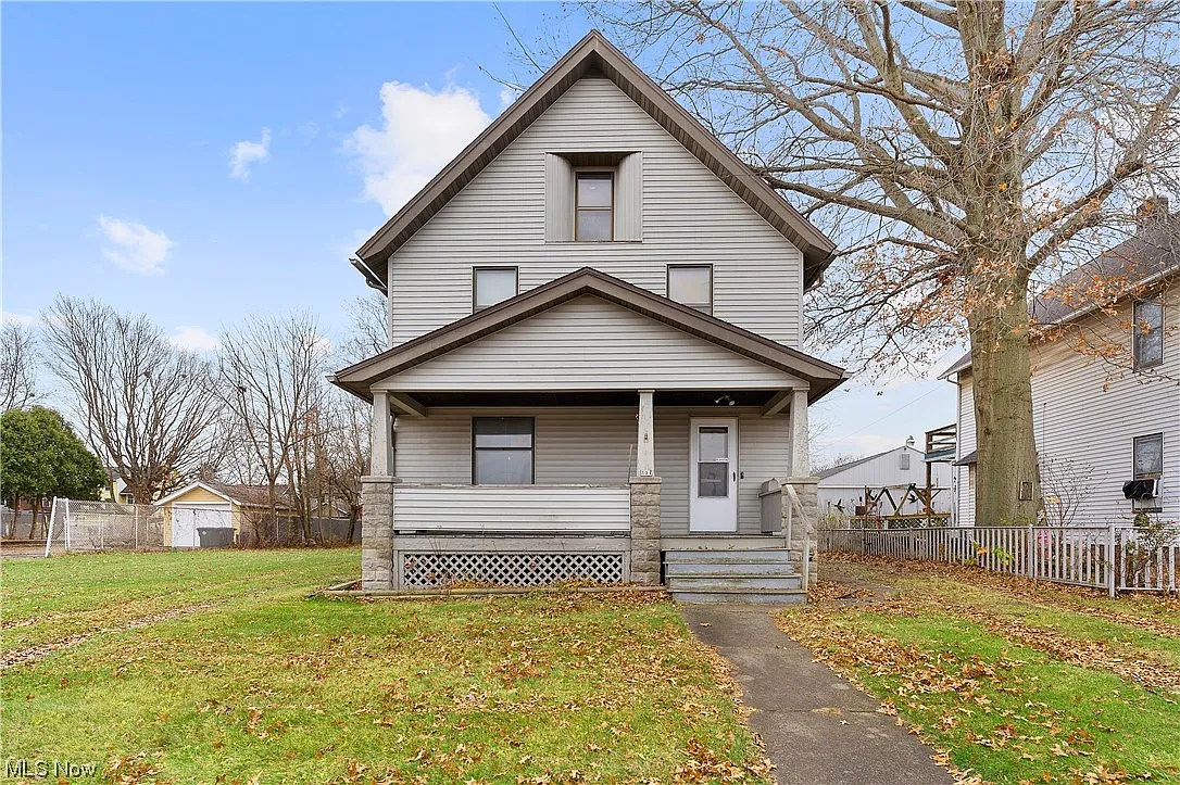 534 Bank St NE photo 1