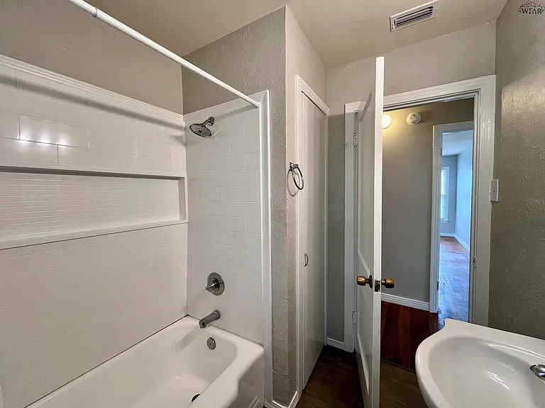 4701 Spiser Ln — Photo 18