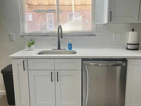 3rd image of 4994 N High St APT A1