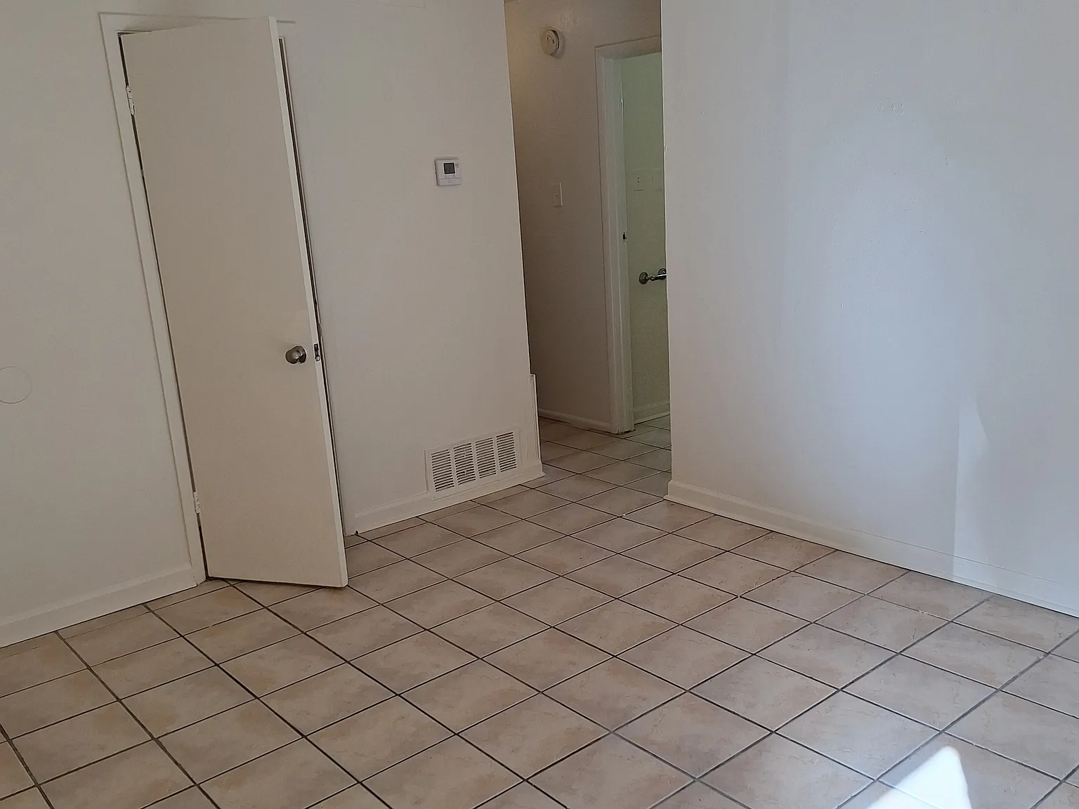 148 Rosalie Dr — Photo 3