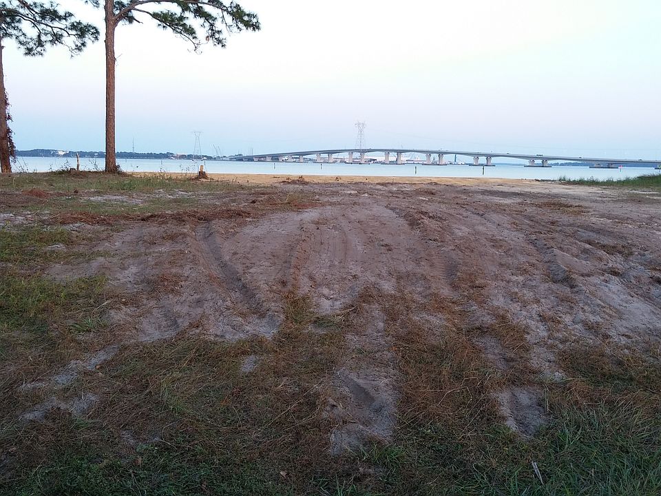 6419 Dolphin Bay