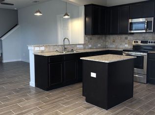 1017 W Sierra Vista Ct, Midlothian, TX 76065