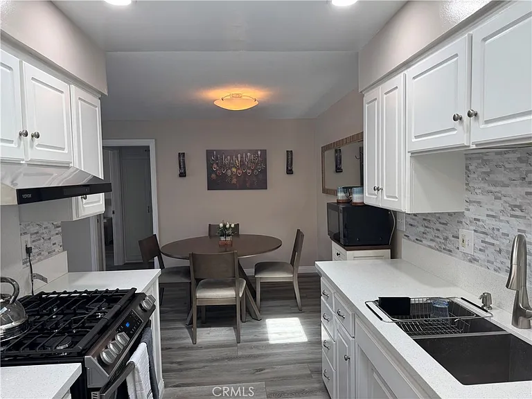 11138 Aqua Vista St — Photo 9
