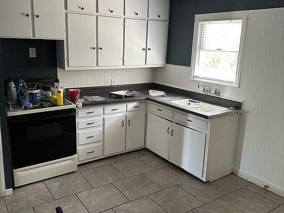4th image of 2023 Walnut St