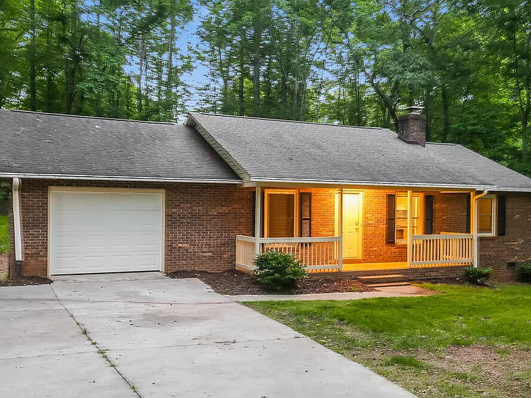 431 Hillcrest Dr — Photo 4